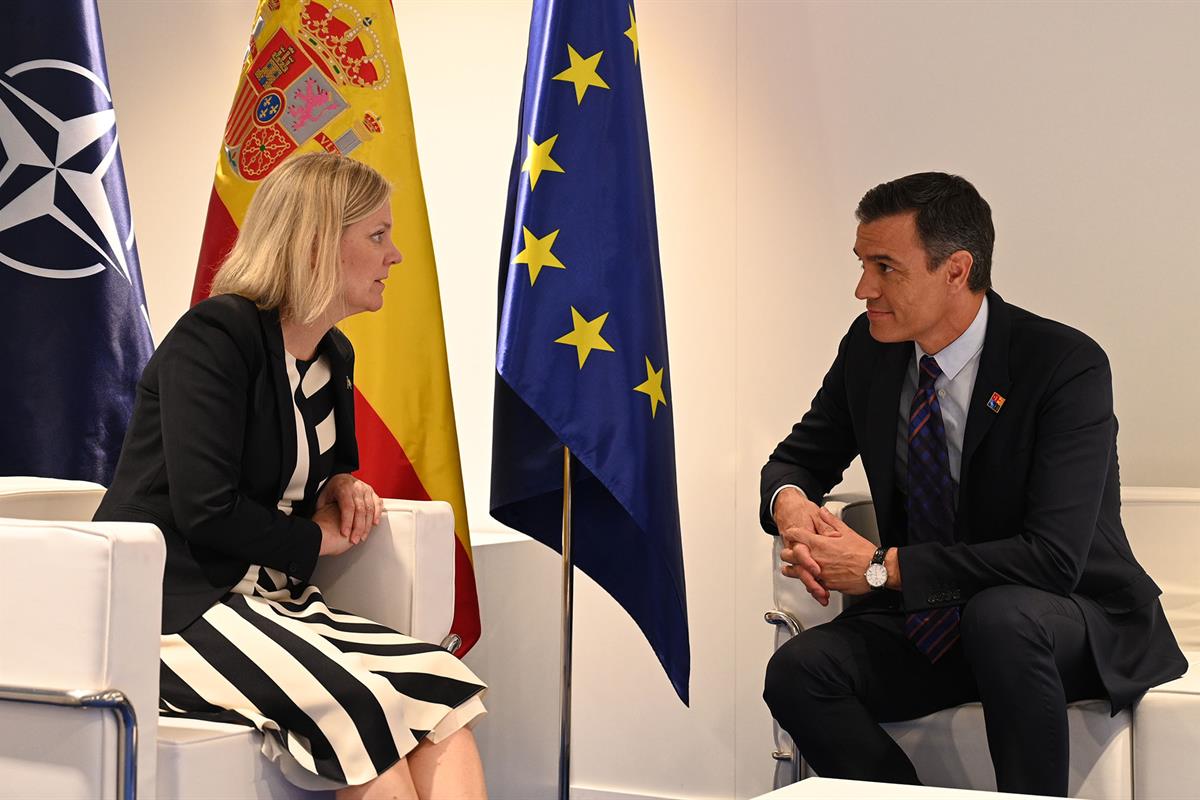 El presidente del Gobierno, Pedro Sánchez, y la primera ministra de Suecia, Magdalena Andersson