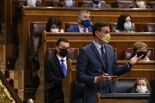 Pedro Sánchez durante su intervención en la sesión de control