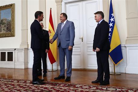 30/07/2022. Saludo de Pedro Sánchez a los presidentes de la presidencia colegiada de Bosnia y Herzegovina. Saludo de Pedro Sánchez a los pre...