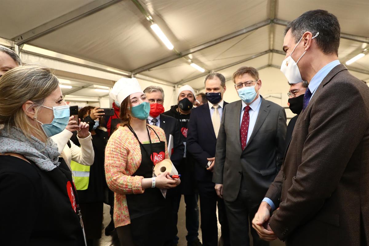 31/03/2022. Sánchez visita un centro de recepción, acogida y derivación de inmigrantes ucranianos. El presidente del Gobierno, Pedro Sánchez...