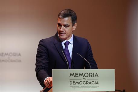 31/10/2022. Acto con motivo del Día de Recuerdo y Homenaje a todas las víctimas del golpe militar, la guerra y la dictadura. Pedro Sánchez i...