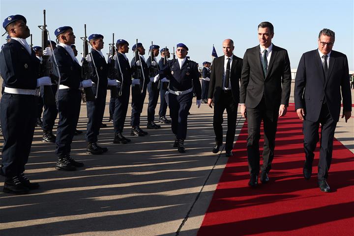 Llegada del presidente del Gobierno al aeropuerto Mohammed V de Rabat.