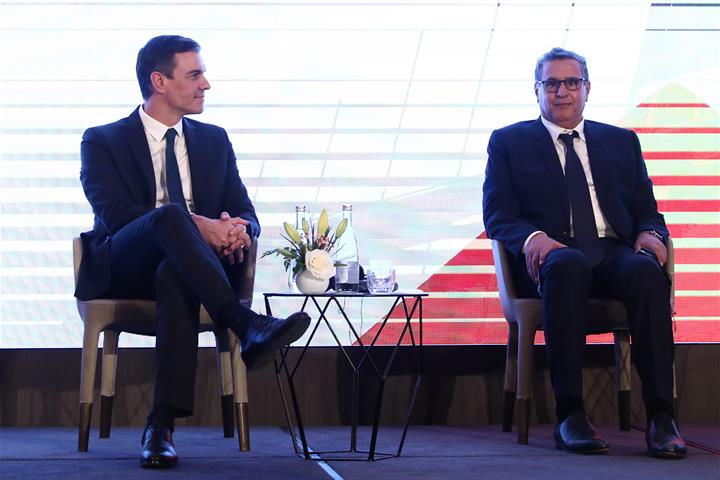 El presidente del Gobierno, Pedro Sánchez, y el jefe de Gobierno del Reino de Marruecos, Aziz Akhanouch