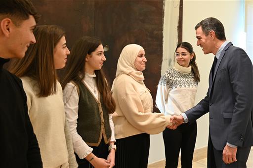 1/02/2023. Pedro Sánchez receives 7 young representatives of Local Participation Councils for children and adolescents. The President of the...