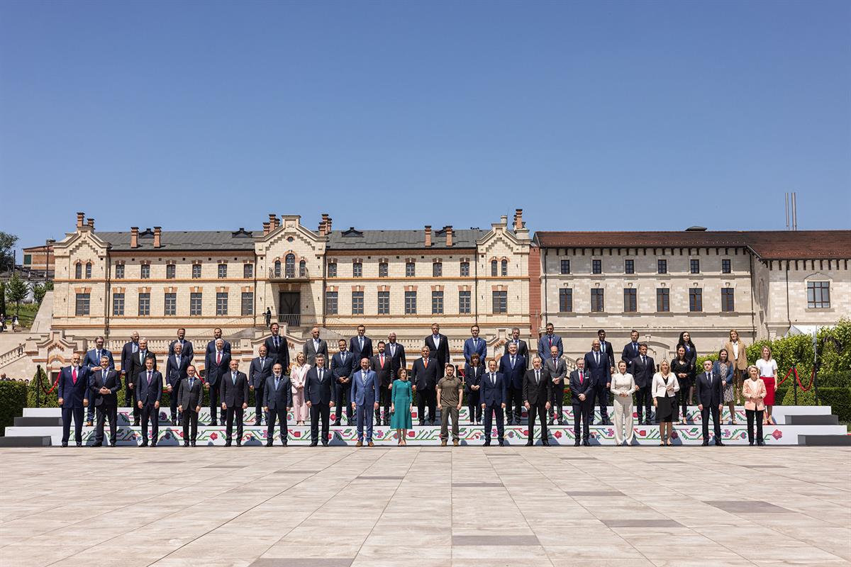 El presidente del Gobierno, Pedro Sánchez, junto a los líderes participantes en la Cumbre de la Comunidad Política Europea