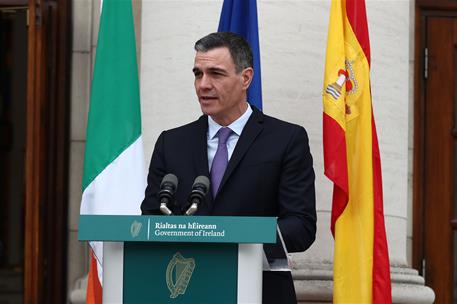 2/03/2023. Viaje del presidente del Gobierno a Irlanda. El presidente del Gobierno, Pedro S&#225;nchez, durante su intervenci&#243;n en la comparecenc...