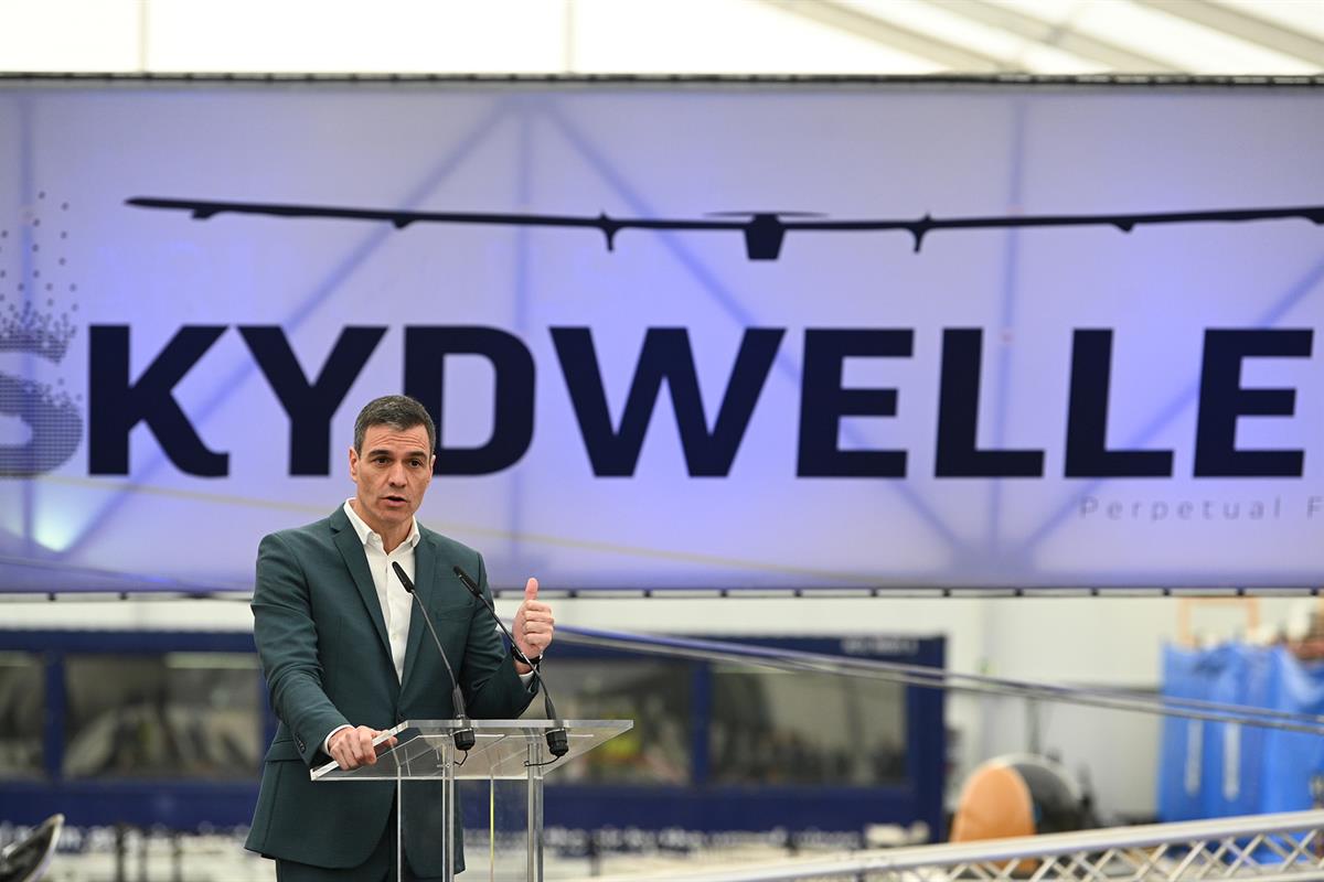 3/04/2023. Pedro Sánchez visita las instalaciones de la empresa Skydweller. El presidente de Gobierno, Pedro Sánchez, durante su intervenció...