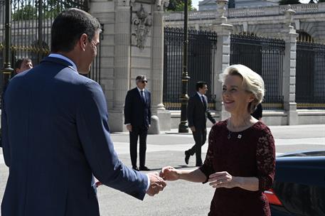 3/07/2023. Pedro Sánchez preside la reunión del Colegio de Comisarios de la Unión Europea. El presidente del Gobierno, Pedro Sánchez, recibe...