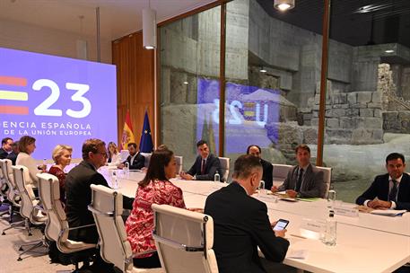 3/07/2023. Pedro Sánchez preside la reunión del Colegio de Comisarios de la Unión Europea. El presidente del Gobierno, Pedro Sánchez, y la p...