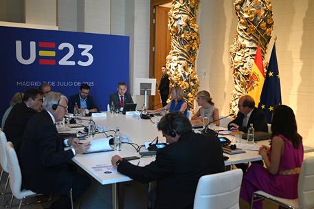 3/07/2023. Pedro S&#225;nchez preside la reuni&#243;n del Colegio de Comisarios de la Uni&#243;n Europea. Miembros del Gobierno de Espa&#241;a y del Colegio de ...