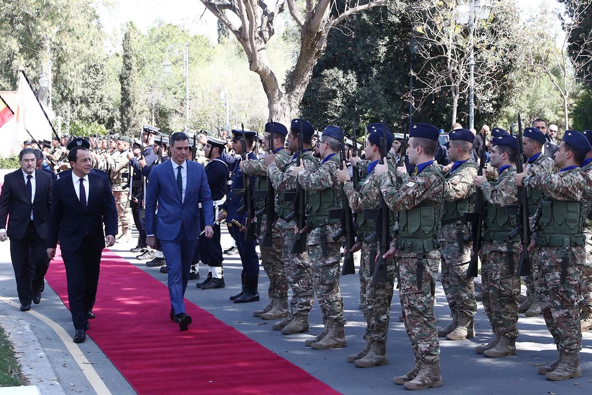 4/04/2023. Viaje del presidente del Gobierno a Chipre. El presidente del Gobierno, Pedro Sánchez, junto al presidente de la República de Chi...