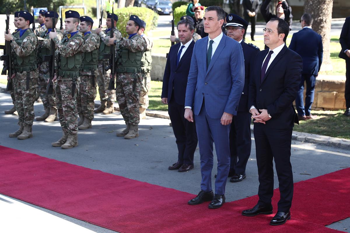 4/04/2023. Viaje del presidente del Gobierno a Chipre. El presidente del Gobierno, Pedro Sánchez, junto al presidente de la República de Chi...