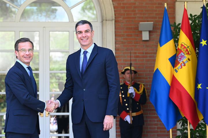 5/06/2023. El presidente recibe al primer ministro de Suecia. El presidente del Gobierno, Pedro Sánchez, saluda al primer ministro de Suecia...