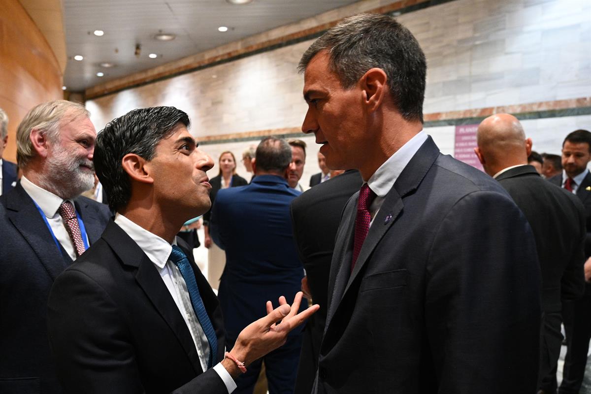 5/10/2023. Sánchez participa en la reunión de la Comunidad Política Europea. El presidente del Gobierno en funciones, Pedro Sánchez, junto a...