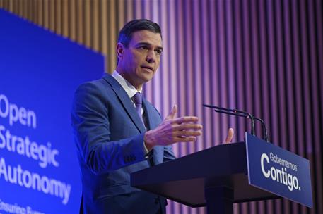 6/02/2023. Pedro Sánchez interviene en el acto 'Autonomía estratégica abierta: Hacia un nuevo pilar del bienestar europeo'. El presidente de...