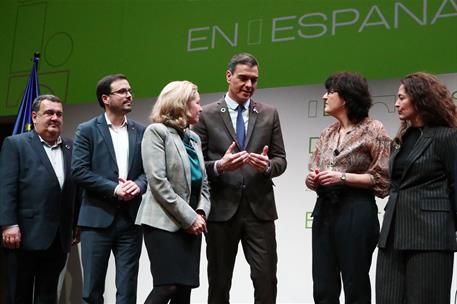 6/03/2023. S&#225;nchez interviene en la presentaci&#243;n de &quot;El coste de la pobreza infantil&quot;. Ernesto Gasc&#243;, Alberto Garz&#243;n, Nadia Calvi&#241;o y Pedro ...