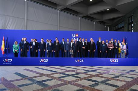 6/10/2023. Pedro Sánchez participa en la Reunión Informal del Consejo Europeo. Fotografía de familia de la Reunión Informal del Consejo Europeo.