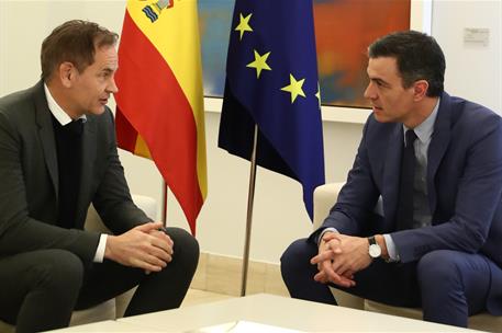 7/02/2023. Pedro Sánchez se reúne con el presidente ejecutivo del Grupo Volkswagen y el presidente de SEAT. El presidente del Gobierno, Pedr...