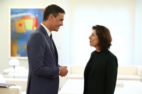 7/06/2023. Pedro Sánchez mantiene un encuentro con la secretaria de Comercio de EE.UU., Gina Raimondo. El presidente del Gobierno, Pedro Sán...