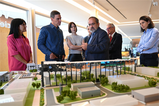 7/10/2023. The acting President of the Government of Spain, Pedro Sánchez, visits the particle accelerator project, in the Granada Science P...