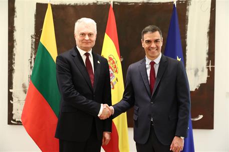 10/05/2023. Pedro Sánchez recibe al presidente de Lituania, Gitanas Nausėda. El presidente del Gobierno recibe al presidente de Lituania, Gi...