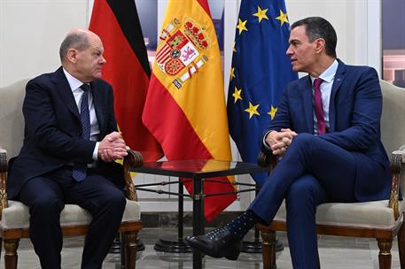 10/11/2023. Pedro Sánchez mantiene un encuentro bilateral con el canciller federal de Alemania, Olaf Scholz. El presidente del Gobierno en f...