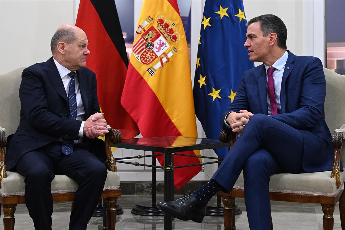 10/11/2023. Pedro Sánchez mantiene un encuentro bilateral con el canciller federal de Alemania, Olaf Scholz. El presidente del Gobierno en f...