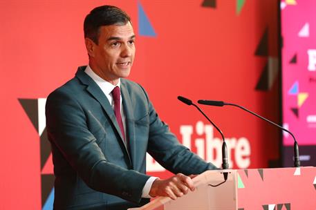 11/04/2023. Pedro Sánchez interviene en el acto del X aniversario del diario digital 'InfoLibre'. El presidente del Gobierno, Pedro Sánchez,...