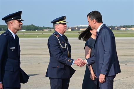 11/05/2023. Pedro S&#225;nchez viaja a Washington (Estados Unidos). El presidente del Gobierno, Pedro S&#225;nchez, es recibido a su llegada a Washington.