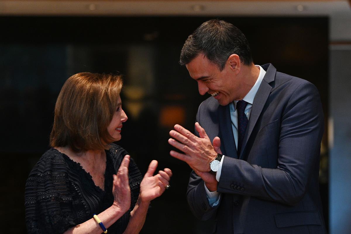 11/05/2023. Pedro Sánchez asiste a la entrega de la Gran Cruz de la Orden de Isabel la Católica a Nancy Pelosi. El presidente del Gobierno, ...