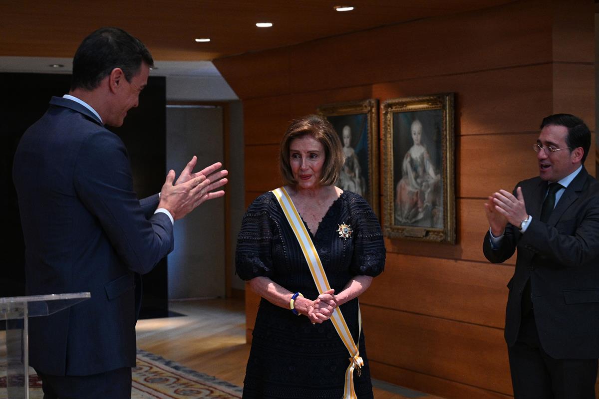 11/05/2023. Pedro Sánchez asiste a la entrega de la Gran Cruz de la Orden de Isabel la Católica a Nancy Pelosi. El presidente del Gobierno, ...
