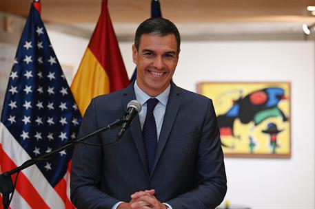 11/05/2023. Pedro S&#225;nchez asiste a la entrega de la Gran Cruz de la Orden de Isabel la Cat&#243;lica a Nancy Pelosi. El presidente del Gobierno, ...