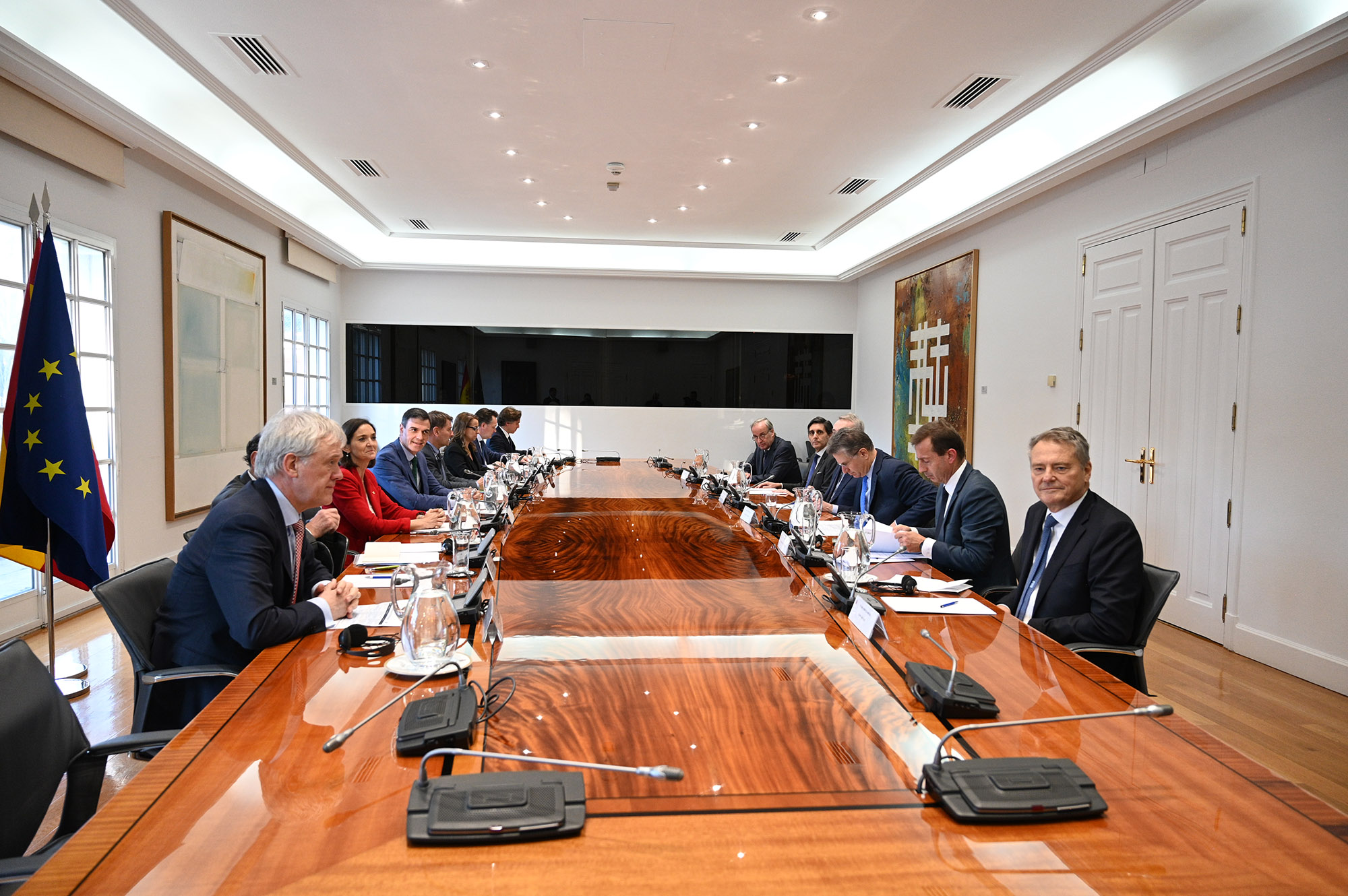 13/03/2023. Encuentro de Pedro Sánchez con el comité ejecutivo de la Mesa Redonda Europea para la Industria. El presidente del Gobierno, Ped...