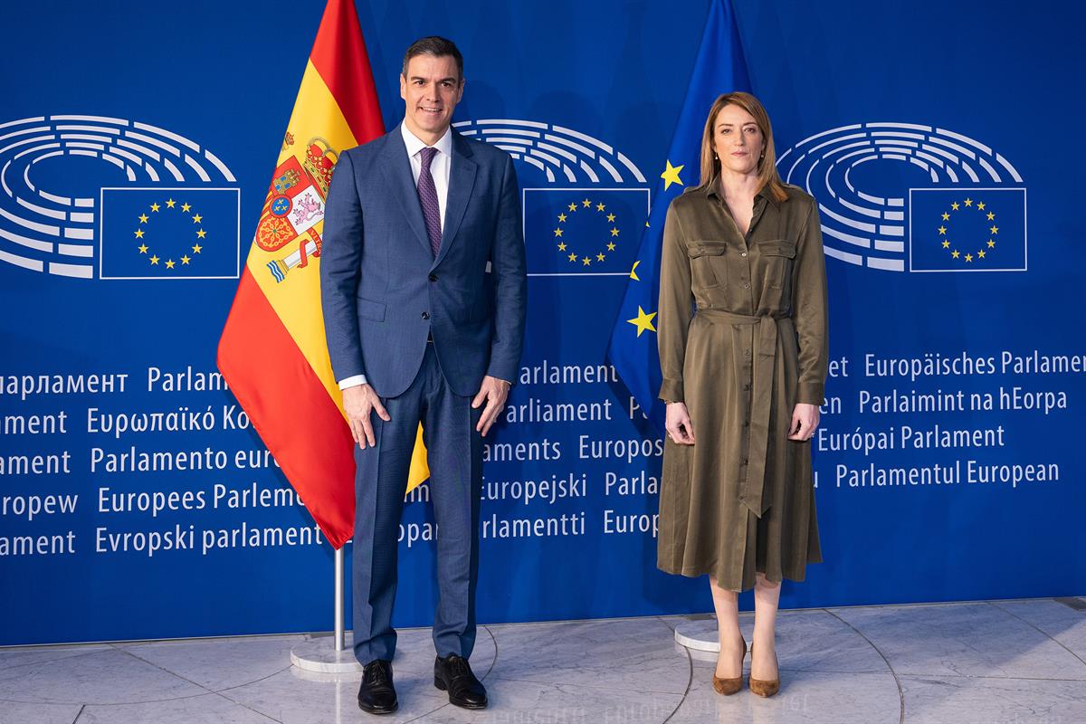 13/12/2023. Pedro Sánchez comparece ante el Pleno del Parlamento Europeo. El presidente del Gobierno, Pedro Sánchez, y la presidenta del Par...