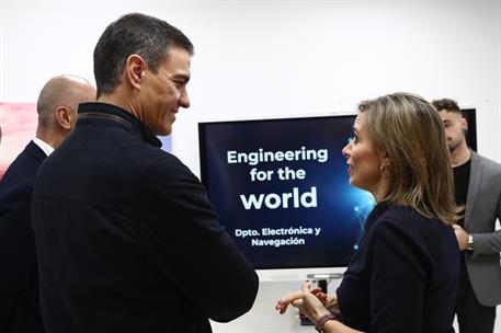 14/01/2023. Sánchez visita las instalaciones de la empresa Skylife Engineering