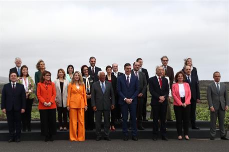 15/03/2023. Pedro Sánchez preside junto a António Costa, la 34ª Cumbre Hispano-Portuguesa. Foto de familia de la 34ª Cumbre Hispano-Portugue...