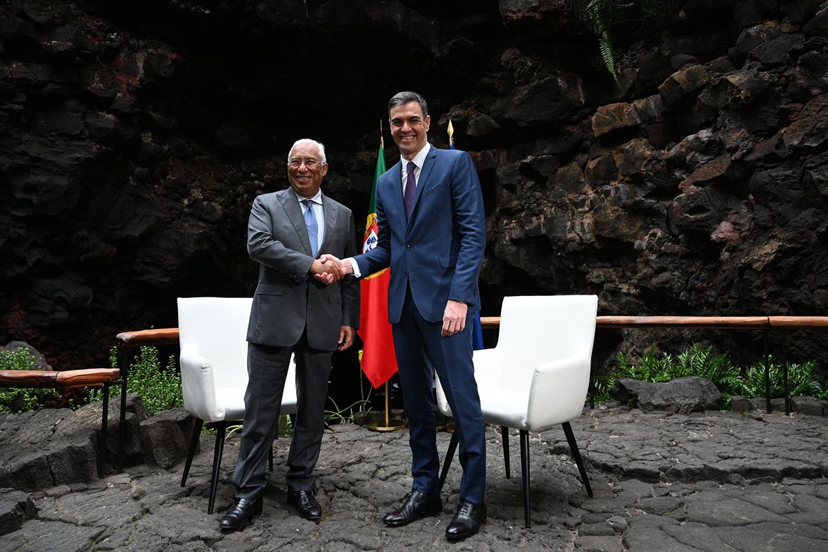 15/03/2023. Pedro Sánchez preside junto a António Costa, la 34ª Cumbre Hispano-Portuguesa. El presidente del Gobierno, Pedro Sánchez, mantie...