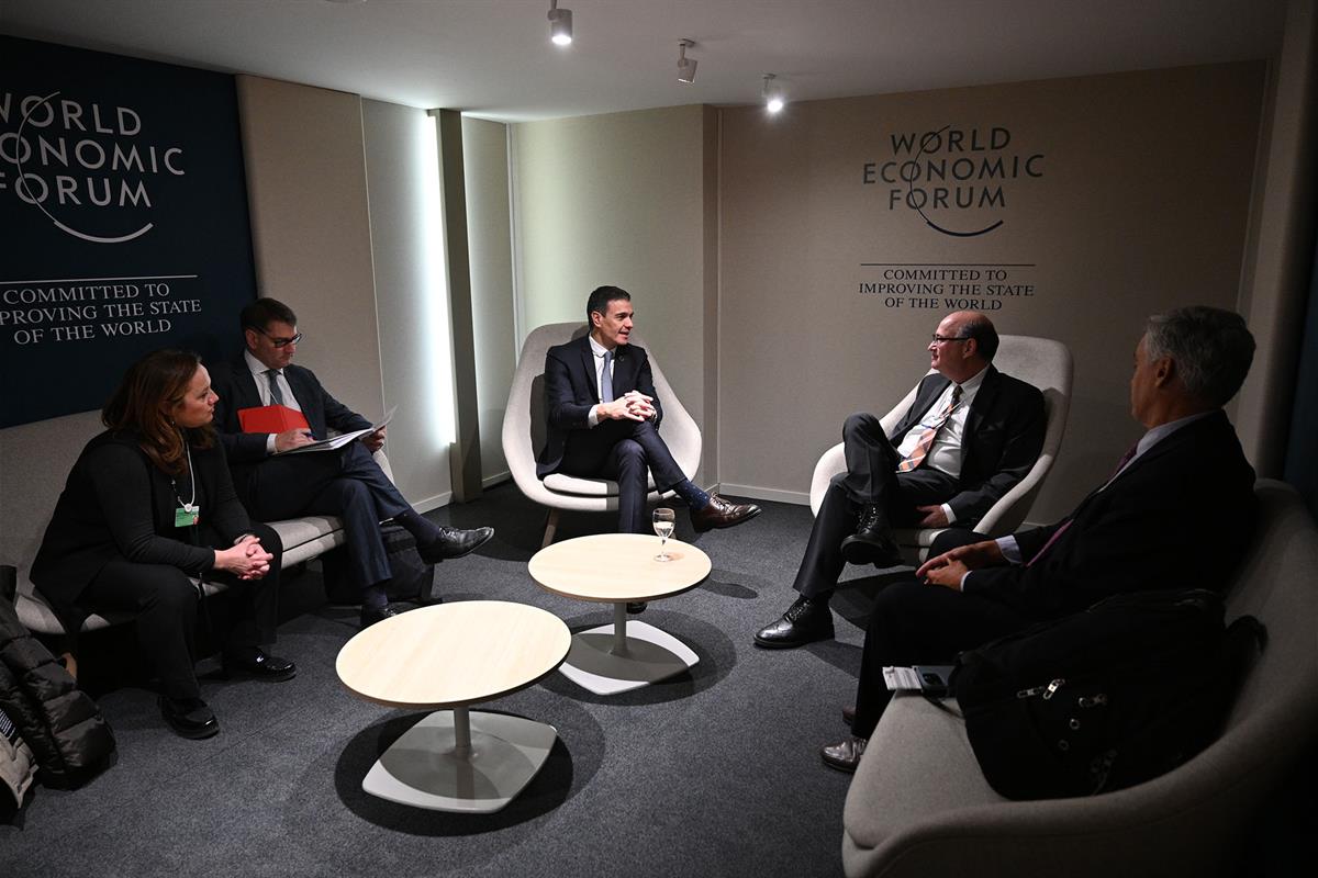 17/01/2023. Pedro Sánchez asiste a la 53ª Reunión Anual del Foro Económico Mundial. El presidente del Gobierno, Pedro Sánchez, y el director...