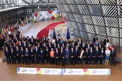 17/07/2023. Pedro Sánchez participa en la Cumbre UE-CELAC. El presidente del Gobierno, Pedro Sánchez, junto a los jefes de Estado y de Gobie...