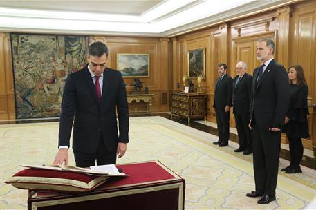 17/11/2023. Pedro Sánchez promete el cargo de presidente del Gobierno. Pedro Sánchez promete ante el rey el cargo de presidente del Gobierno.