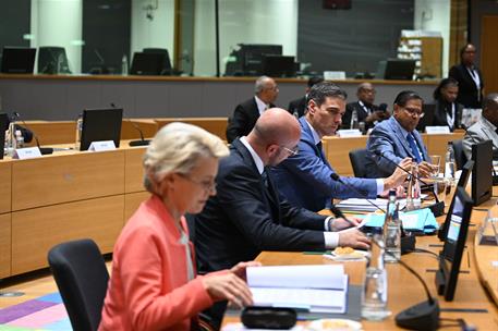 17/07/2023. Pedro S&#225;nchez participa en la Cumbre UE-CELAC. El presidente del Gobierno durante su intervenci&#243;n en la sesi&#243;n inaugural de la cumbre