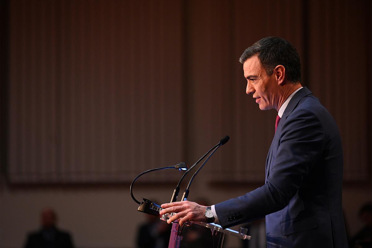 18/12/2023. Acto de homenaje a Jerónimo Saavedra. El presidente del Gobierno, Pedro Sánchez, durante su intervención en el acto de homenaje ...