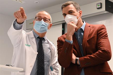 18/02/2023. Pedro Sánchez visita el Hospital Clínico Universitario Lozano Blesa. El presidente del Gobierno, Pedro Sánchez, durante su visit...