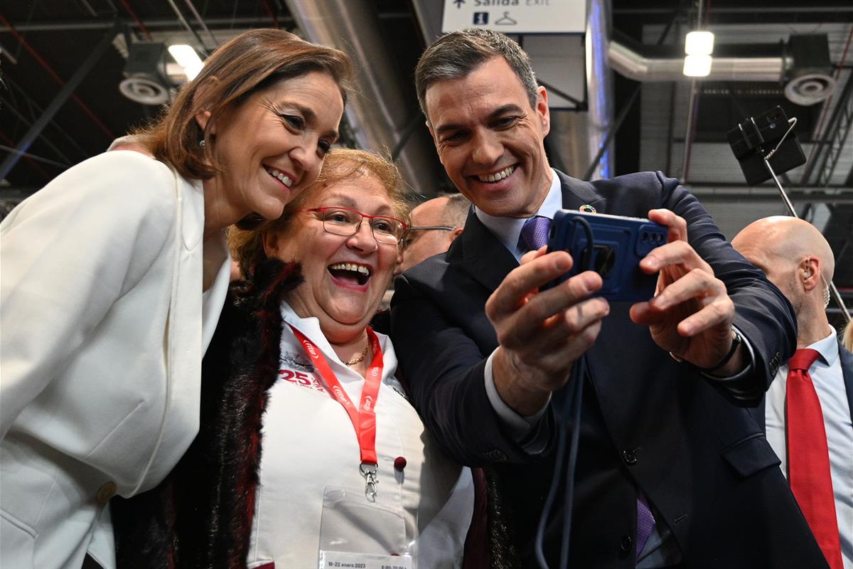 20/01/2023. Pedro Sánchez visita la 43ª edición de la Feria Internacional de Turismo (FITUR). El presidente Pedro Sánchez y la ministra Reye...