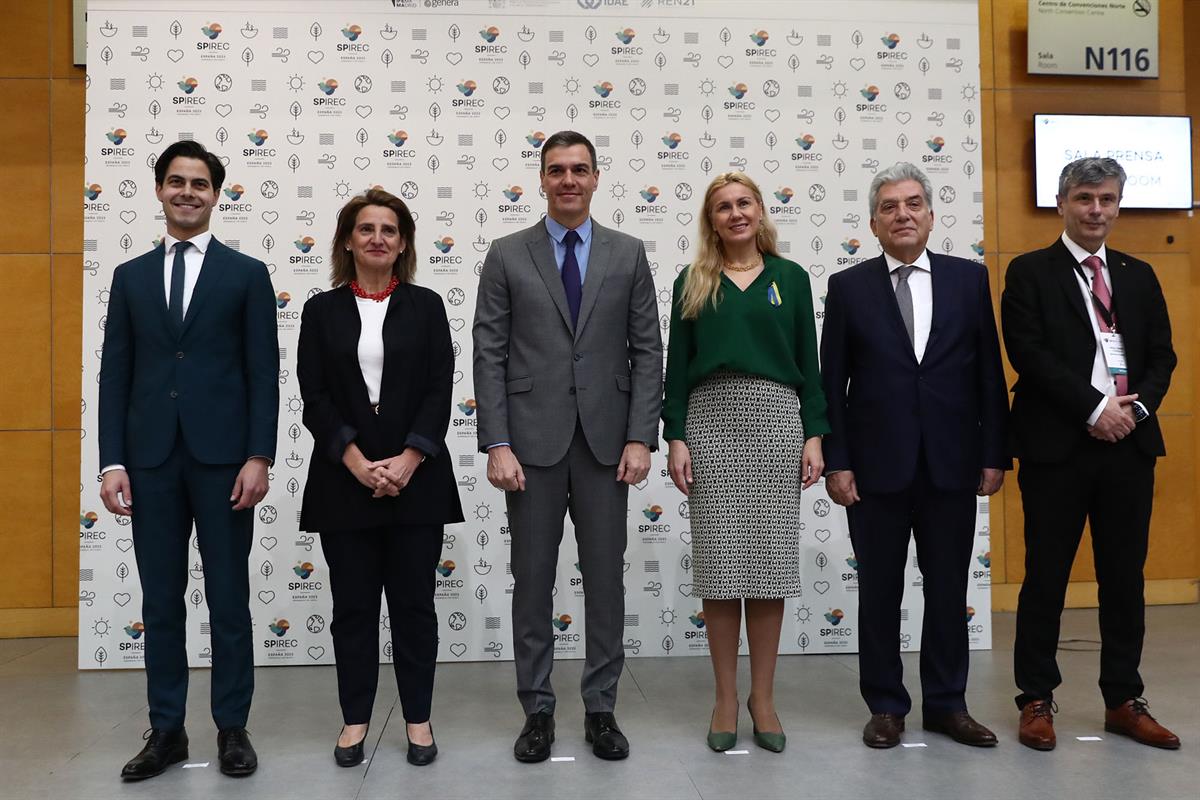 20/02/2023. Pedro Sánchez interviene en la Conferencia Internacional de Energías Renovables (SPIREC 23). Foto de familia del presidente del ...