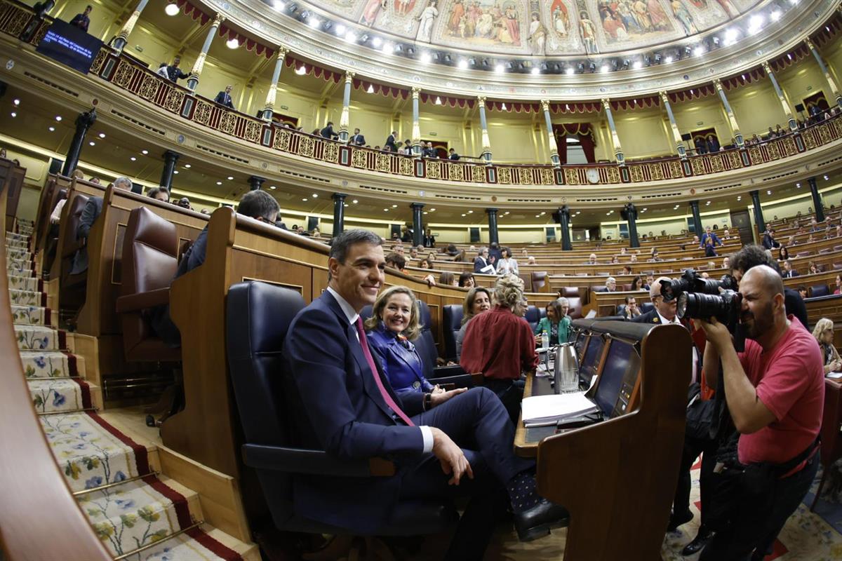 20/12/2023. Comparecencia del presidente del Gobierno en el Congreso de los Diputados. El presidente del Gobierno, Pedro Sánchez, junto a la...