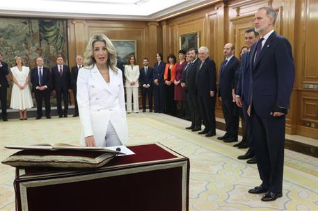 21/11/2023. Acto de promesa de los nuevos ministros. La vicepresidenta segunda y ministra de Trabajo y Economía Social, Yolanda Díaz, promet...
