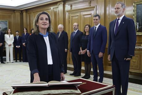 21/11/2023. Acto de promesa de los nuevos ministros. La vicepresidenta tercera y ministra para la Transición Ecológica y el Reto Demográfico...