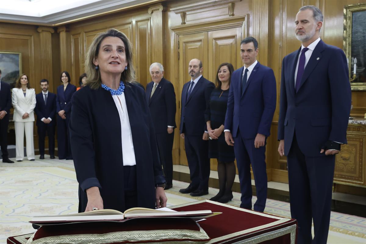 21/11/2023. Acto de promesa de los nuevos ministros. La vicepresidenta tercera y ministra para la Transición Ecológica y el Reto Demográfico...