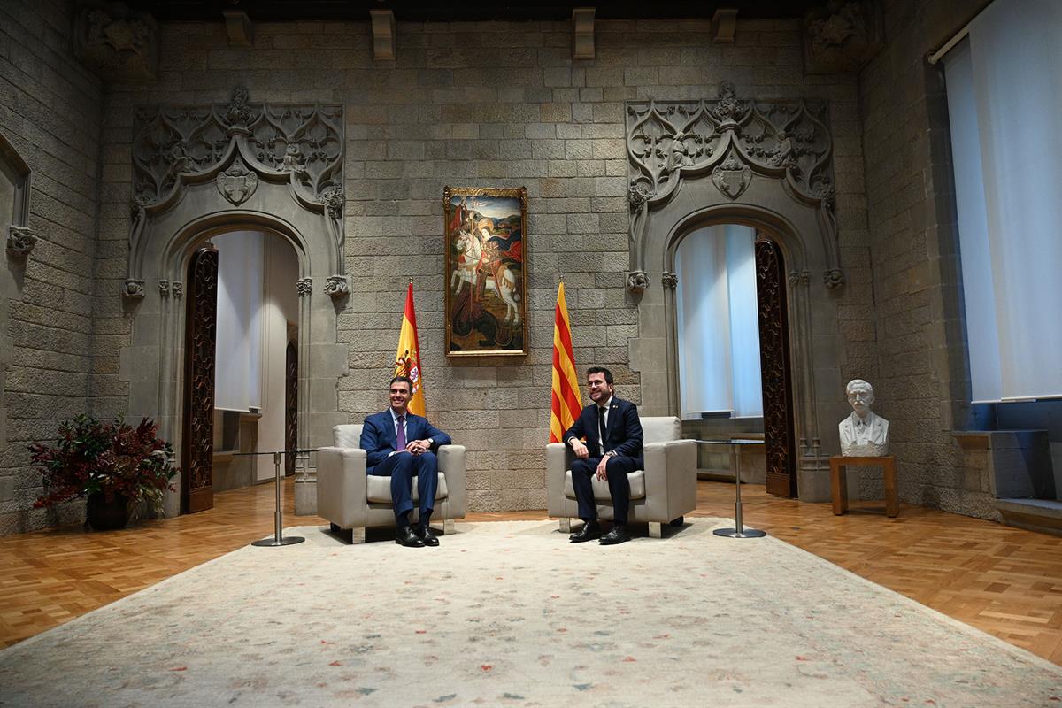 21/12/2023. Pedro Sánchez mantiene un encuentro con el presidente de la Generalitat de Catalunya. El presidente del Gobierno, Pedro Sánchez,...